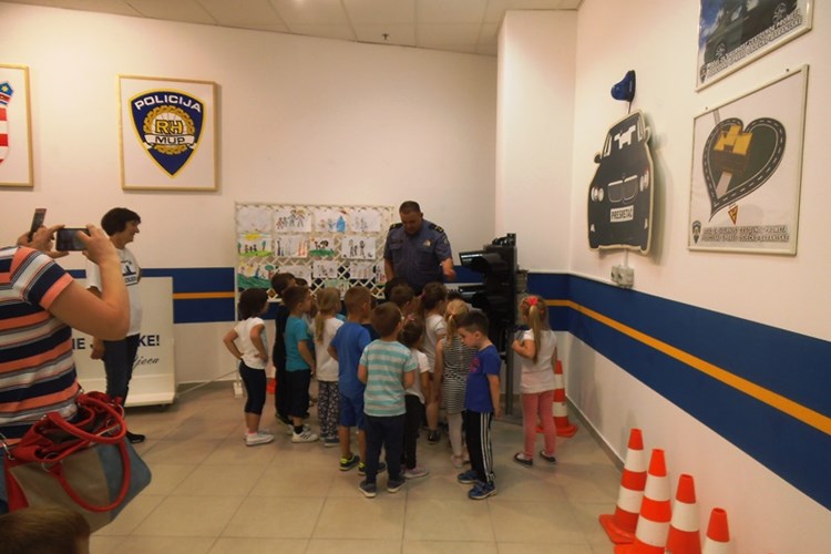 Slika 2018/DV Zvoncic/DVZvonciciCepin18_2.JPG